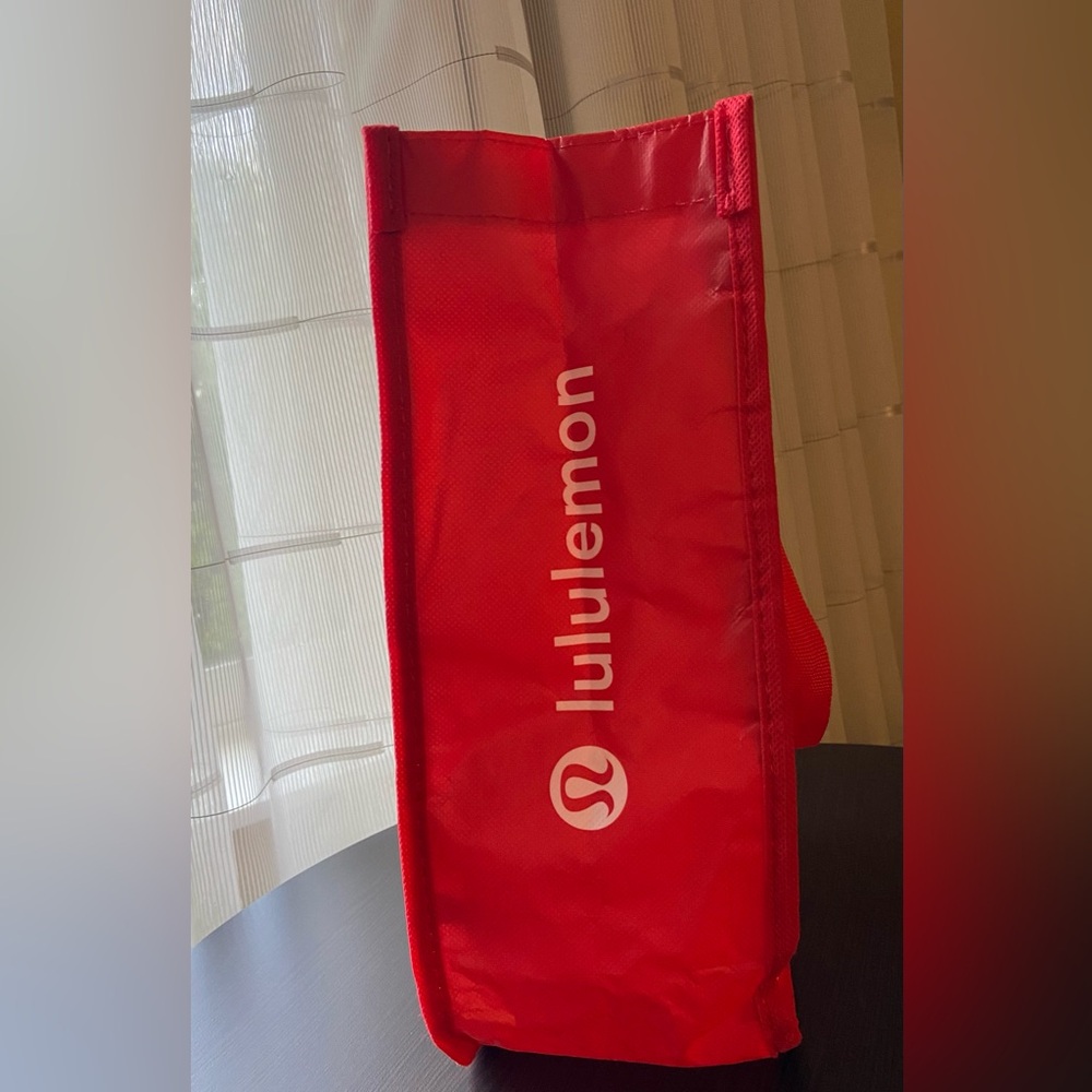 LULULEMON Reusable Lunch/Tote/Gym/Shopping Bag Small Red Snap Closure